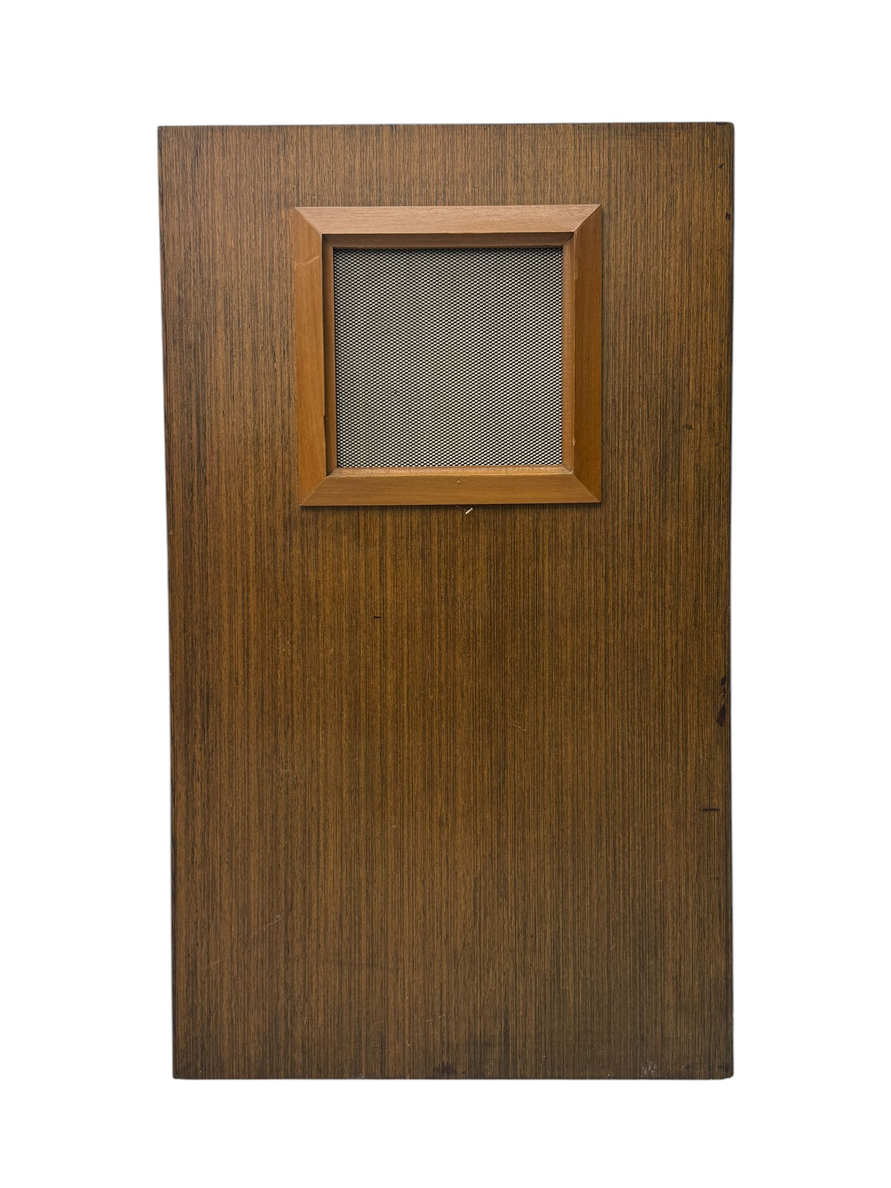 Pair of mid-to-late 20th century oak speaker cases (no speaker fittings)