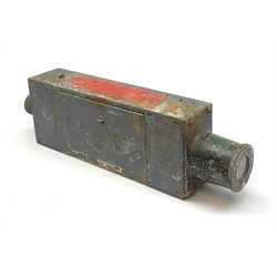 WW2 Air Ministry Williamson G45 short lens gun camera, as used by Spitfires, Hurricanes and Typhoons, ref.no. 14A/1390, serial no. 4369, containing magazine ref.no. 14A/1393, L31cm