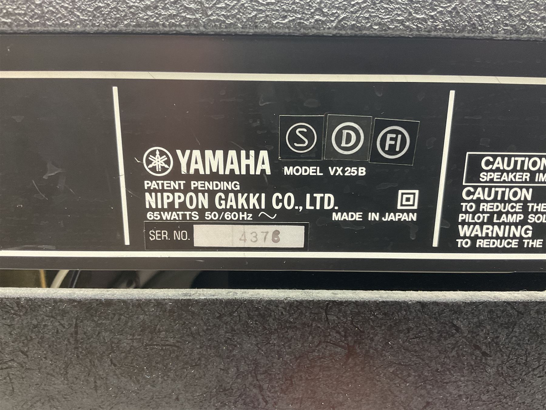 Yamaha VX Series 25B bass amplifier in black, serial no.4376 L49cm