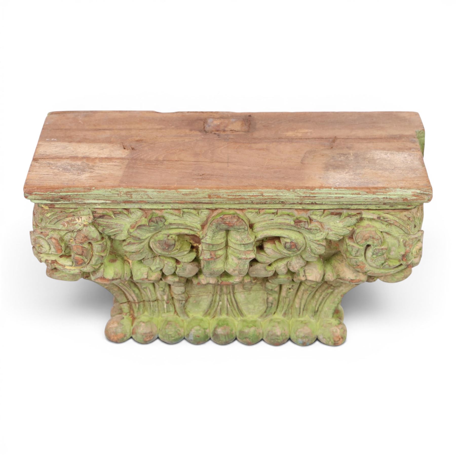 Antique carved wooden capital, with residual green paint, H21cm, L36cm 