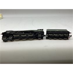 Hornby '00' gauge - Britannia Class 7MT 4-6-2 locomotive 'William Wordsworth' no. 70030, Patriot Class 7P 4-6-0 locomotive 'Bunsen' no. 45512 and Class A3 4-6-2 locomotive 'The White Knight' no. 60077, all DCC ready (3)