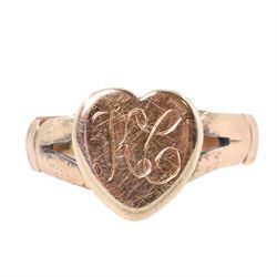 Edwardian 9ct rose gold heart ring, with split design shoulders, engraved with initials KC...