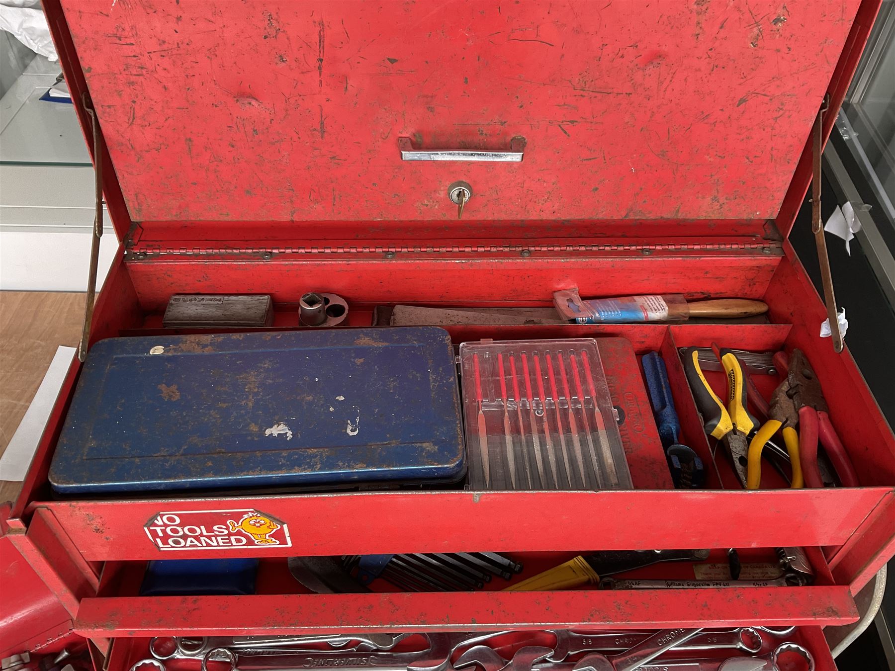 Tool workstation with Snap-on three drawer lockable tool box and tools, feeler gauges, wire strippers, screw drivers torque wrenches, and other  - THIS LOT IS TO BE COLLECTED BY APPOINTMENT FROM DUGGLEBY STORAGE, GREAT HILL, EASTFIELD, SCARBOROUGH, YO11 3TX