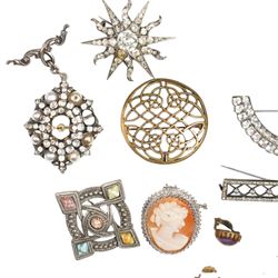 Victorian 9ct rose gold onyx set fob, Chester 1894, silver paste set sunburst brooch / pendant, another paste set brooch, cameo brooch, simulated tortoise shell comb and other costume jewellery 