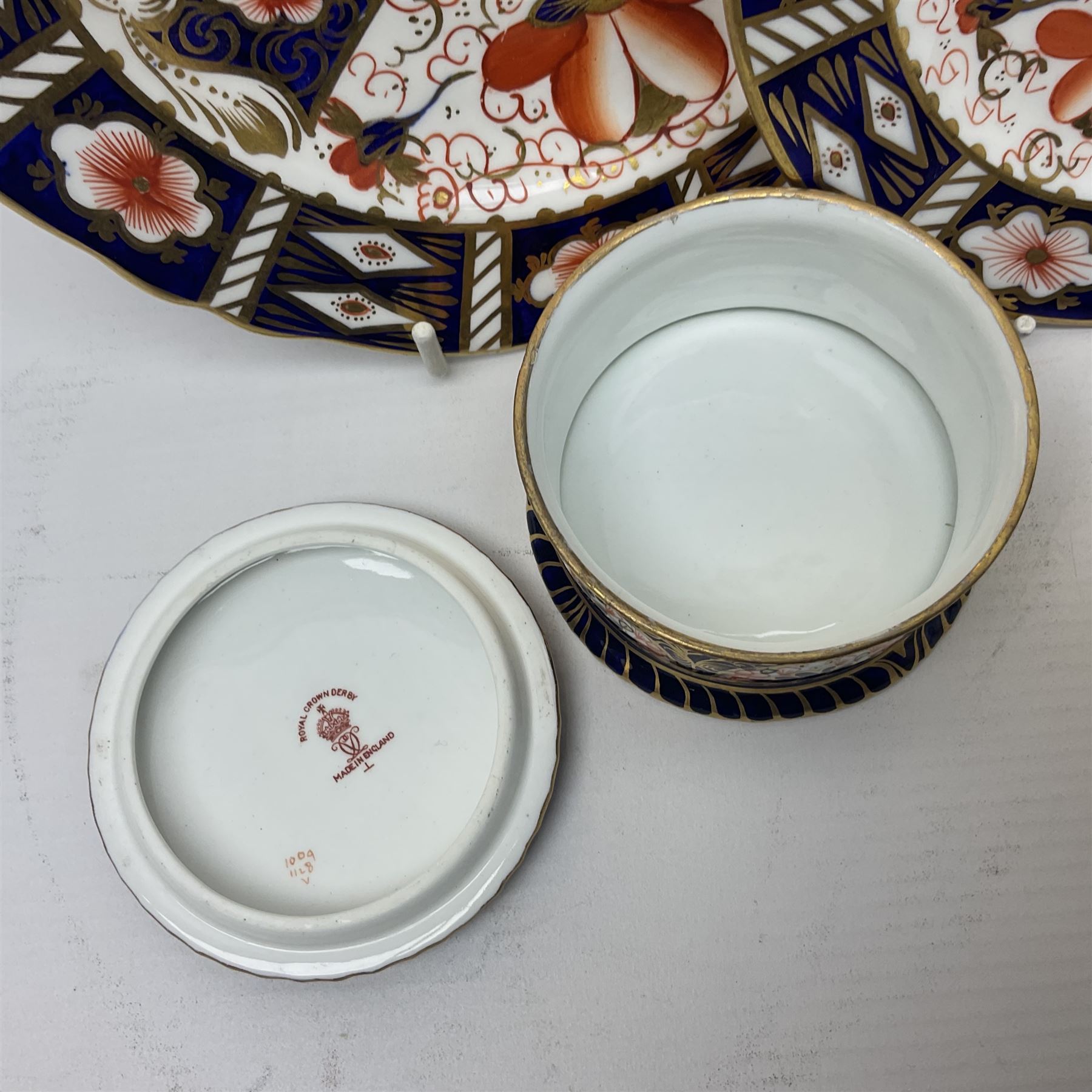 Royal Crown Derby imari pattern covered trinket box | Ceramics | 96623