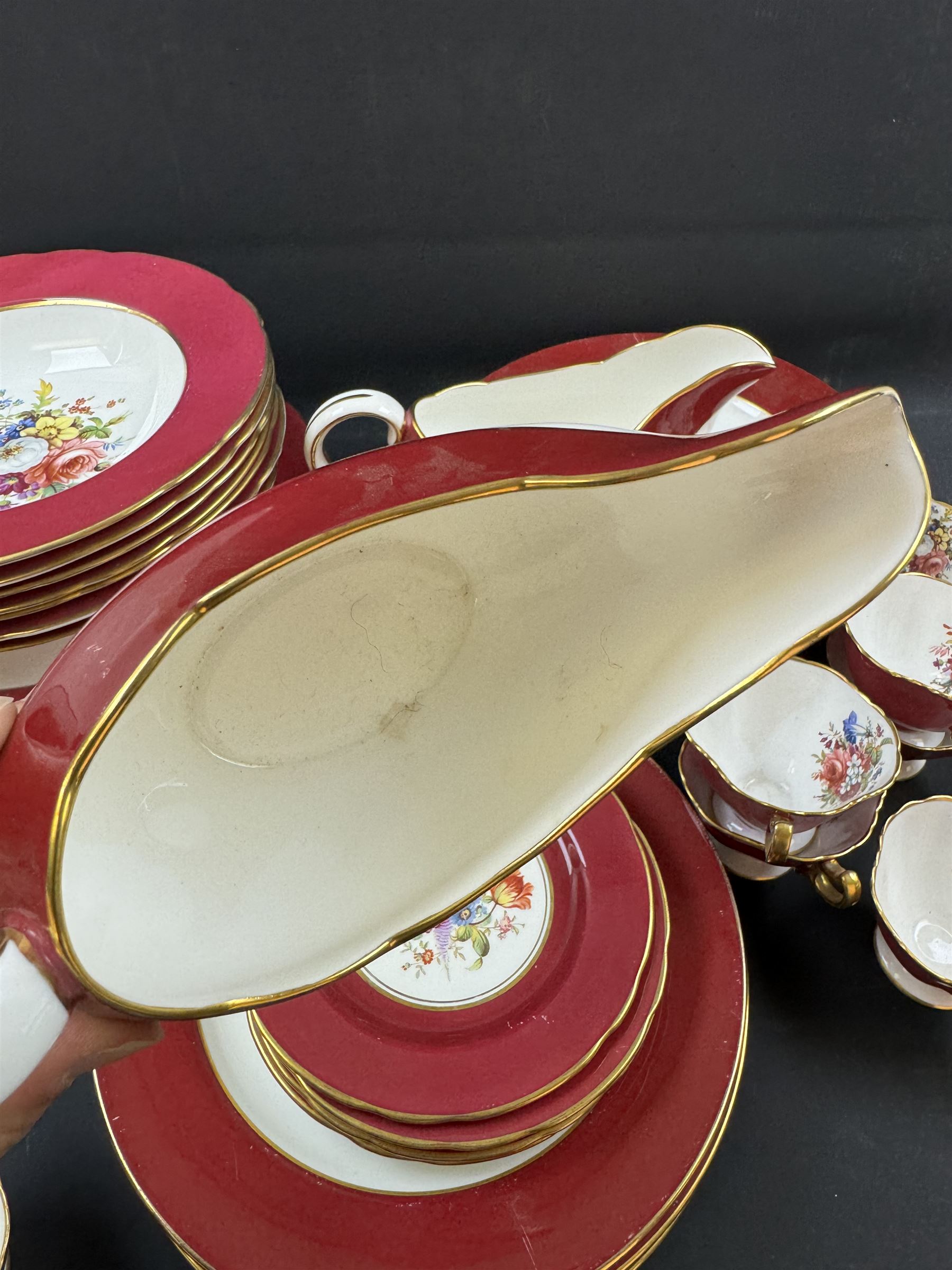 Hammersley tea and dinner service, including twelve dinner plates, twelve teacups, two sauce boats, two covered dishes etc  