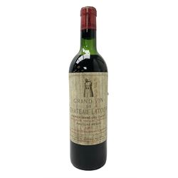 Grand Vin Chateau Latour, 1962, Premier Grand Cru Classe Pauillac, unknown contents and poof