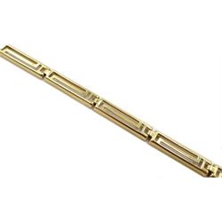 18ct gold key link design bracelet, stamped 750