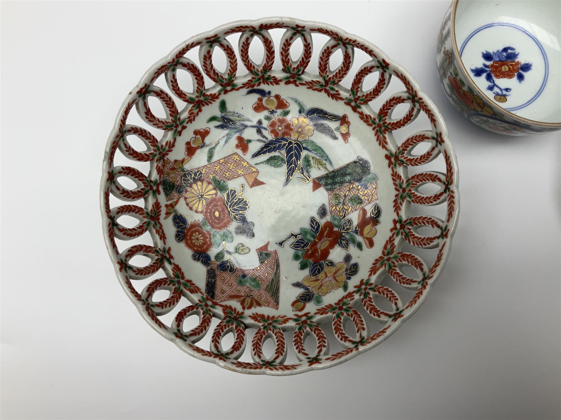 19th century and later Chinese ceramics, to include footed bowl, with hand painted floral and foliate decoration, with pierced lattice work border, upon three bracket feet, together with Chinese export porcelain rice bowl and cover, decorated in enamel with cockerels, against floral and foliate ground, three floral tea bowls and similar plate, largest D17.8cm