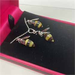 Silver Baltic amber honey bee pendant necklace and matching pair of stud earrings, all stamped 925, boxed 