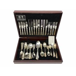 Canteen of silver plated Arthur Price of England cutlery, contained in a wooden case. 