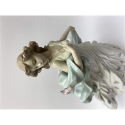 A Lladro figure, Summer Serenade 6193