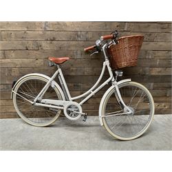 Pashley ladies town bicycle with Brookes leather saddle seat