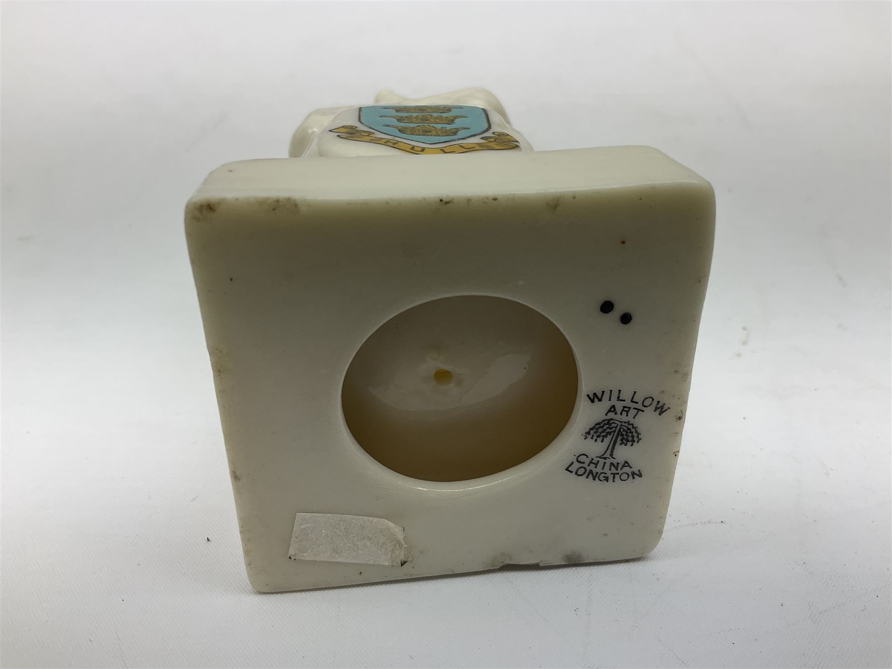 Royal Dux figure of a saluting soldier and Willow Art Crested ware Hull soldiers war memorial c1903 late South African war, tallest H19cm