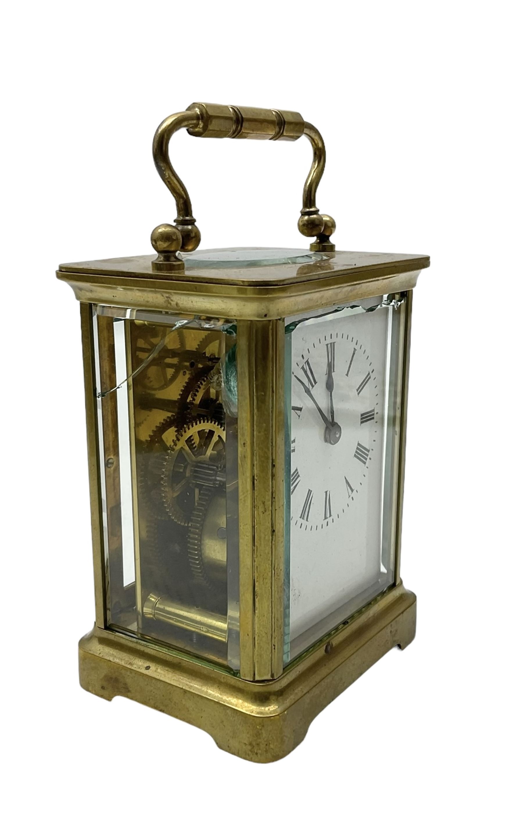 French - 19th century 8-day timepiece carriage clock with carrying case. Cylinder escapement.