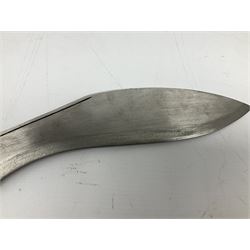 Post WW2 Gurkha kukri, in leather scabbard complete with two skinning knives, 42cm overall