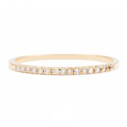 18ct gold diamond half eternity ring, set with sixteen round brilliant cut diamonds, stamp...