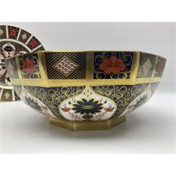 Royal Crown Derby Imari fruit bowl of octagonal form, decorated in the 1128 pattern, with printed makers mark and date mark for 1975 beneath, together with Royal Crown Derby Imari plate, decorated in the 1128 pattern, with printed makers mark and date mark for 1975 beneath, bowl D28cm
