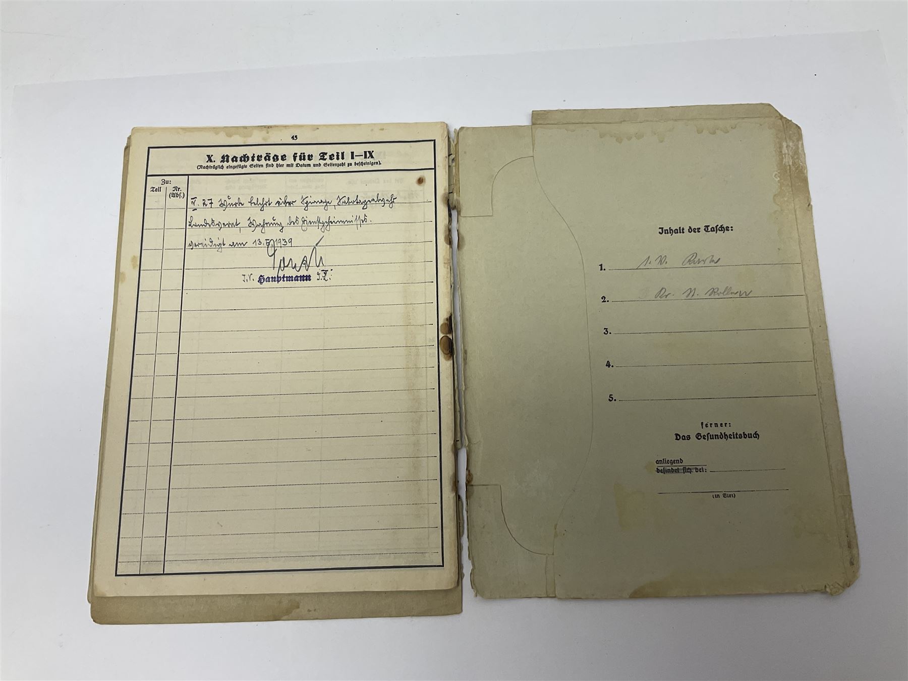 WW2 German Luftwaffe Service Record Folder and Book