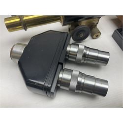 Large collection of microscope lenses, for various microscopes 