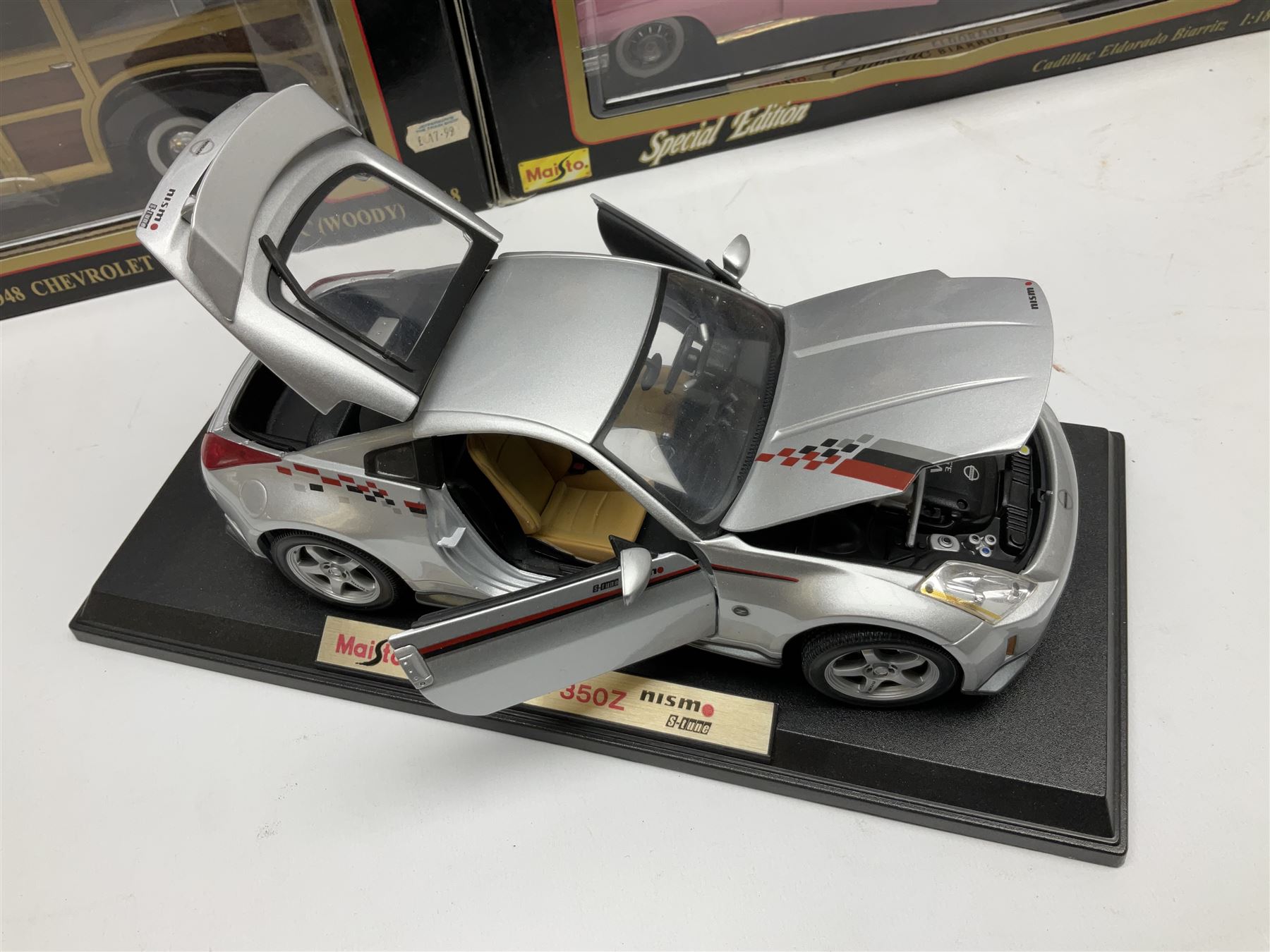 Maisto - four 1:18 scale models comprising Premier Edit | Toys