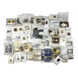 American patches and badges, including para wings, USS Constellation, Strategic Air Command, U.S. military academy, health service regt, Navy Seals, Air Defence Command, Seventh Fleet, various collar badges etc
