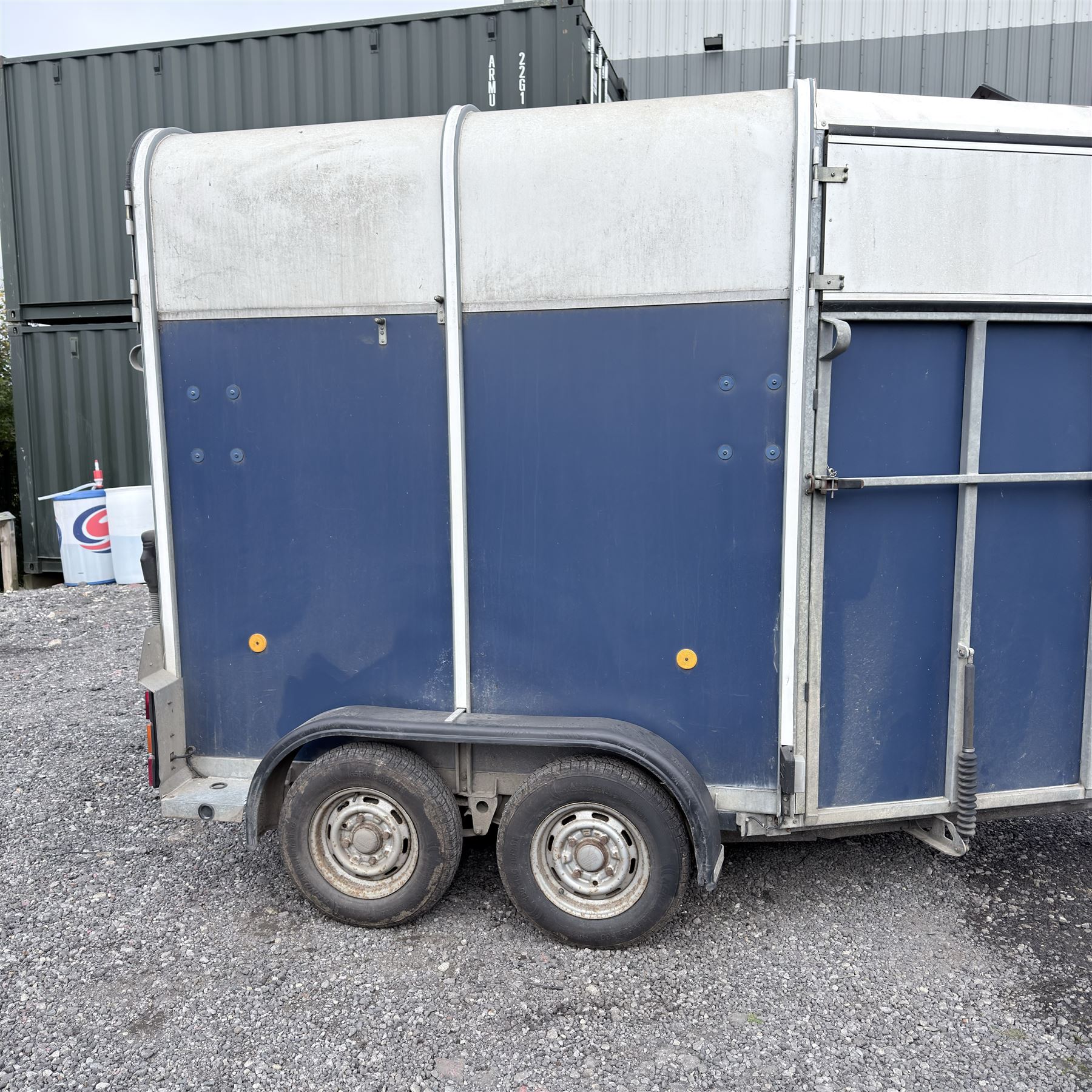 Ifor Williams HB505R horse trailer