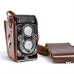 Rollei Franke & Heidecke Rolleiflex Model T medium format TLR camera, serial no. 2384853, with Carl Zeiss Planar 1:3.5 f=75mm and Heidosmat 1:2.8/75 lenses