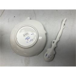 Five Franz teacups and saucers comprising Hummingbird FZ00129, Bluebell FZ00875, Dragonfly FZ00028, Butterfly XP1693 and Daisy FZ00793, together with Hummingbird spoon, all boxed (6)