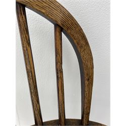 19th century elm and beech Windsor chair, turned supports joined by stretcher 