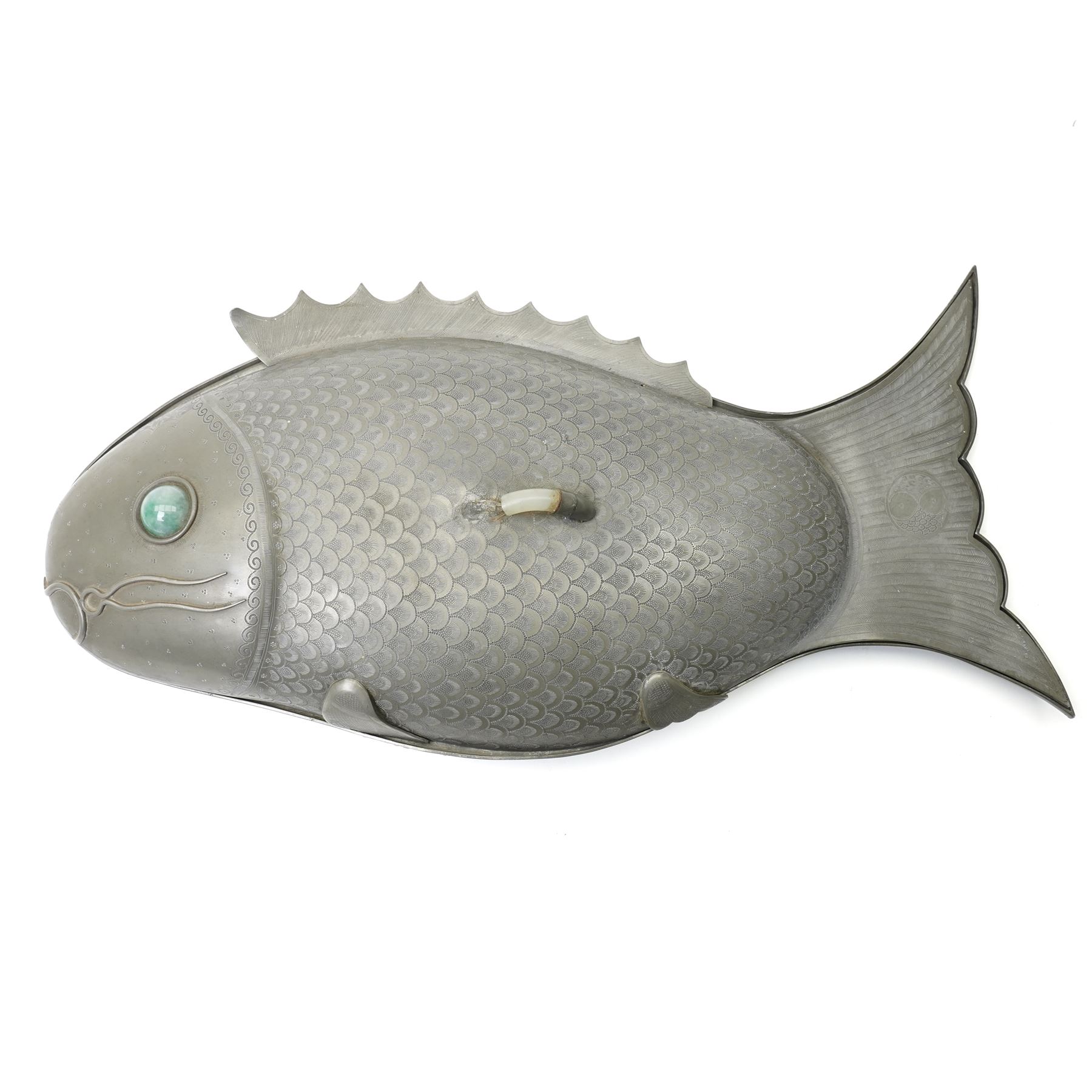 Chinese pewter covered tureen, in the form of a fish, with green hardstone eye, with engraved scale decoration, D55cm 