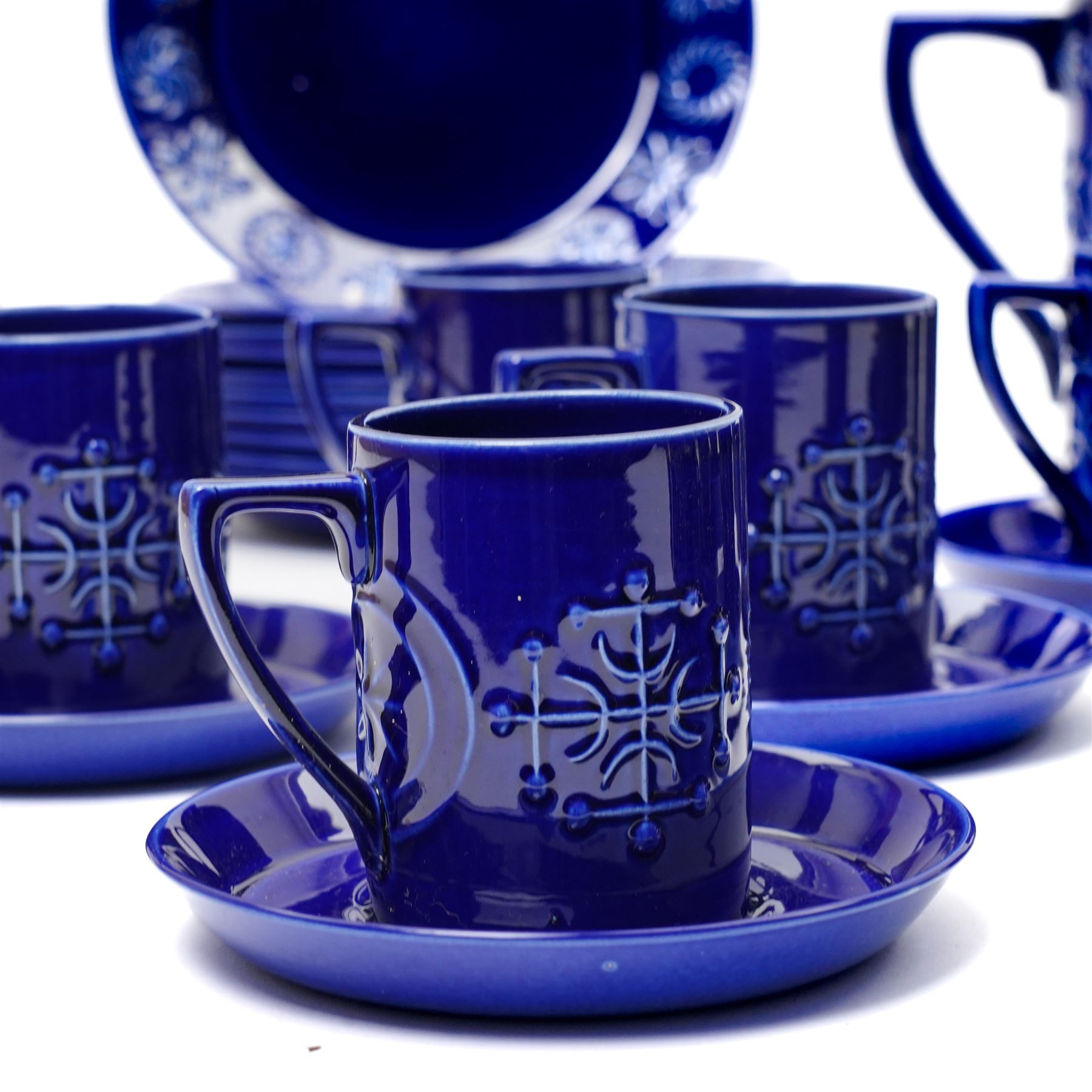 Portmeiron 1960s Totem blue pattern coffee service, comprising coffee pot, ten cups and nine saucers, two sucriers, milk jug and ten side plates 