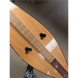 Four string mountain dulcimer, L85cm