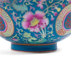 21st century Chinese footed bowl, decorated with floral decoration, H8cm  