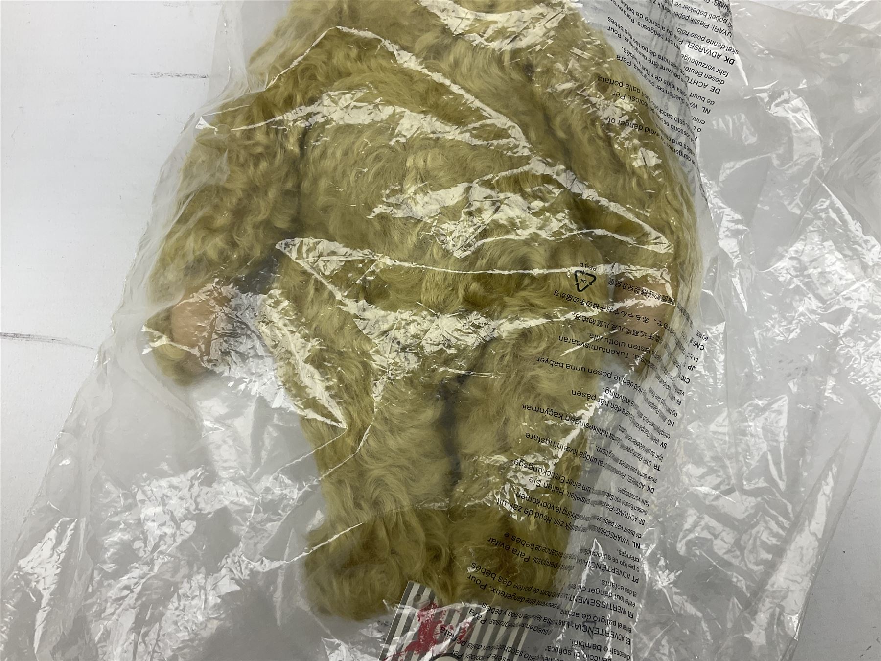 Modern Steiff 'Classic 1920 teddy bear' No.000737 with growler mechanism H35cm; unboxed but has labels