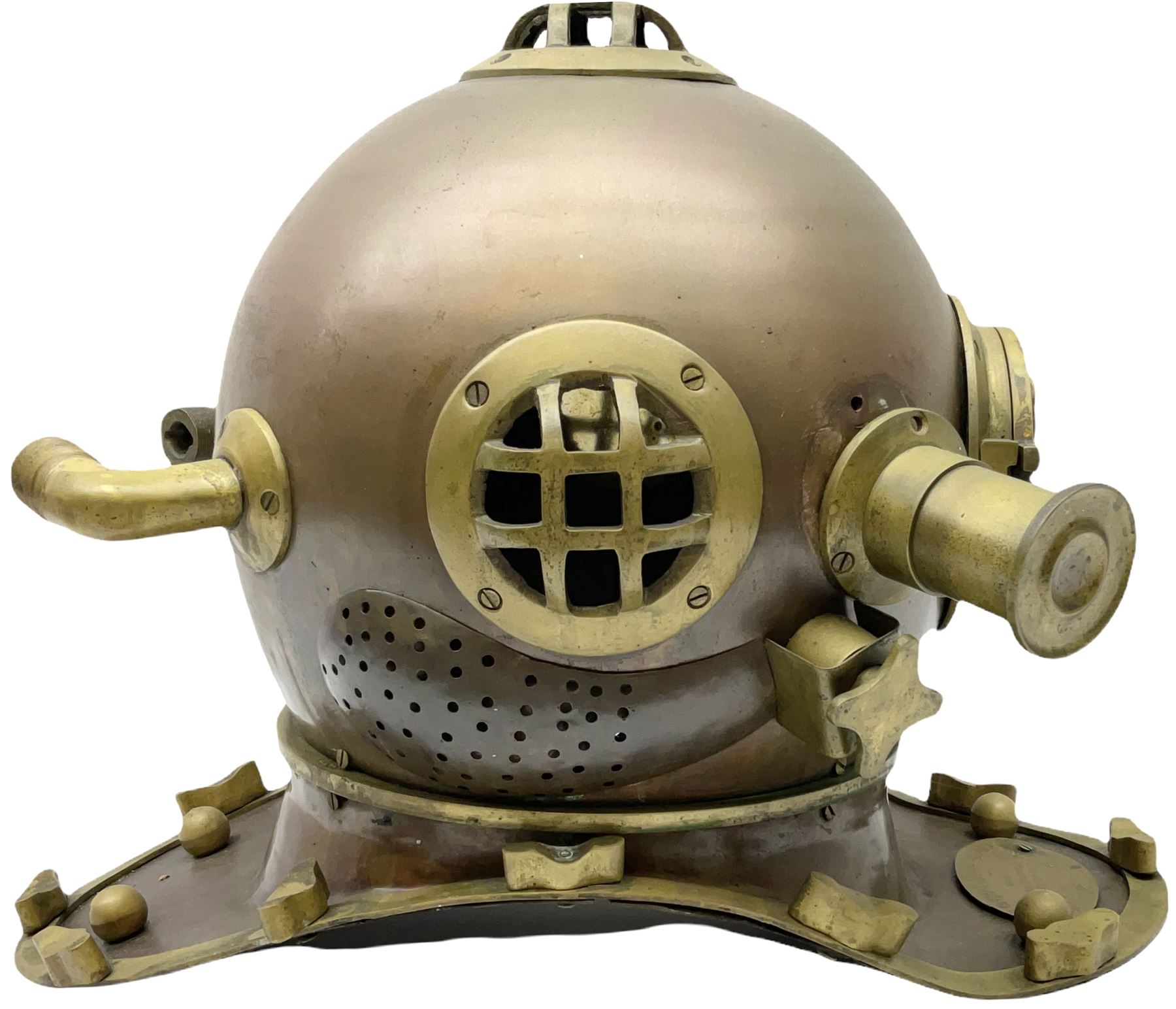 Reproduction US navy deep sea diver's copper and brass helmet, with plaque  engraved 'US Navy Diving Helmet Mark V Morse Diving Equipment Co Inc,  Boston MA', H38.5cm - Musical & Scientific Instruments