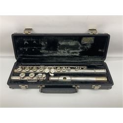 Boosey & Hawkes London Regent three-piece flute, serial no.345447; in B&H Bandhite hard carrying case; and Deg Music Company Inc. USA Claudel Model three-piece flute, serial no.491718, in hard carrying case (2)