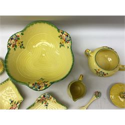 Crown Devon Garden Path pattern ceramics, comprising bowl, twin handled lidded sucrier, sauce boat and saucer, jug, two small dishes and spoon, bowl D22cm