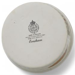 Collection of Worcester Evesham oven to tableware including two oval and two circular vegetable dishes and covers, five circular serving bowls, largest 26cm, and rectangular, oval and and square dishes etc (16)