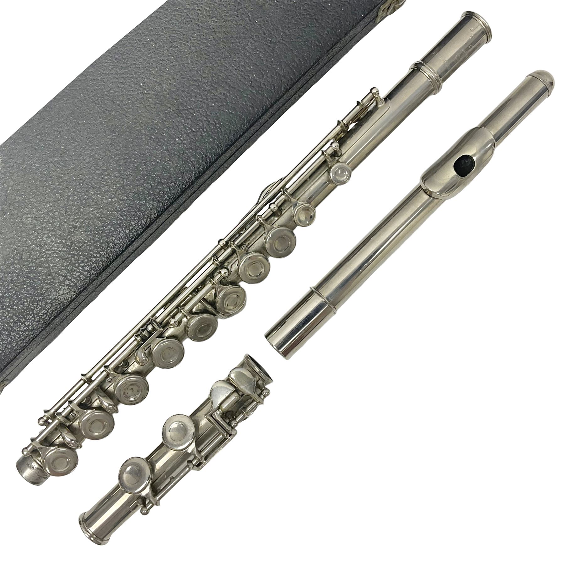 Lafleur three-piece flute, serial no.3357; in fitted carrying case