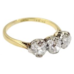 Early-mid 20th century 18ct gold three stone old cut diamond ring, total diamond weight approx 1.40 carat