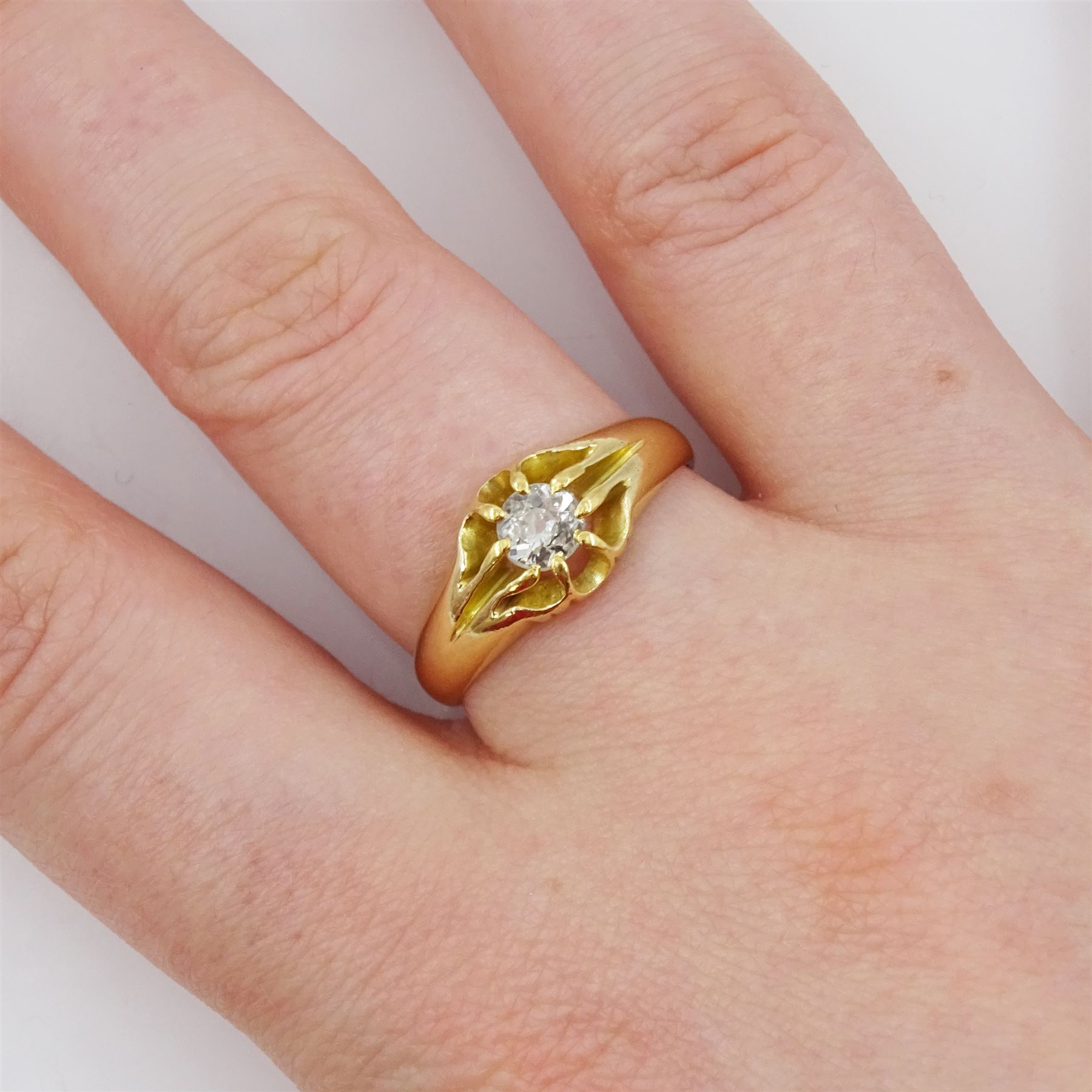 Edwardian 18ct gold single stone old cut diamond ring, Chester 1905, diamond approx 0.30 carat