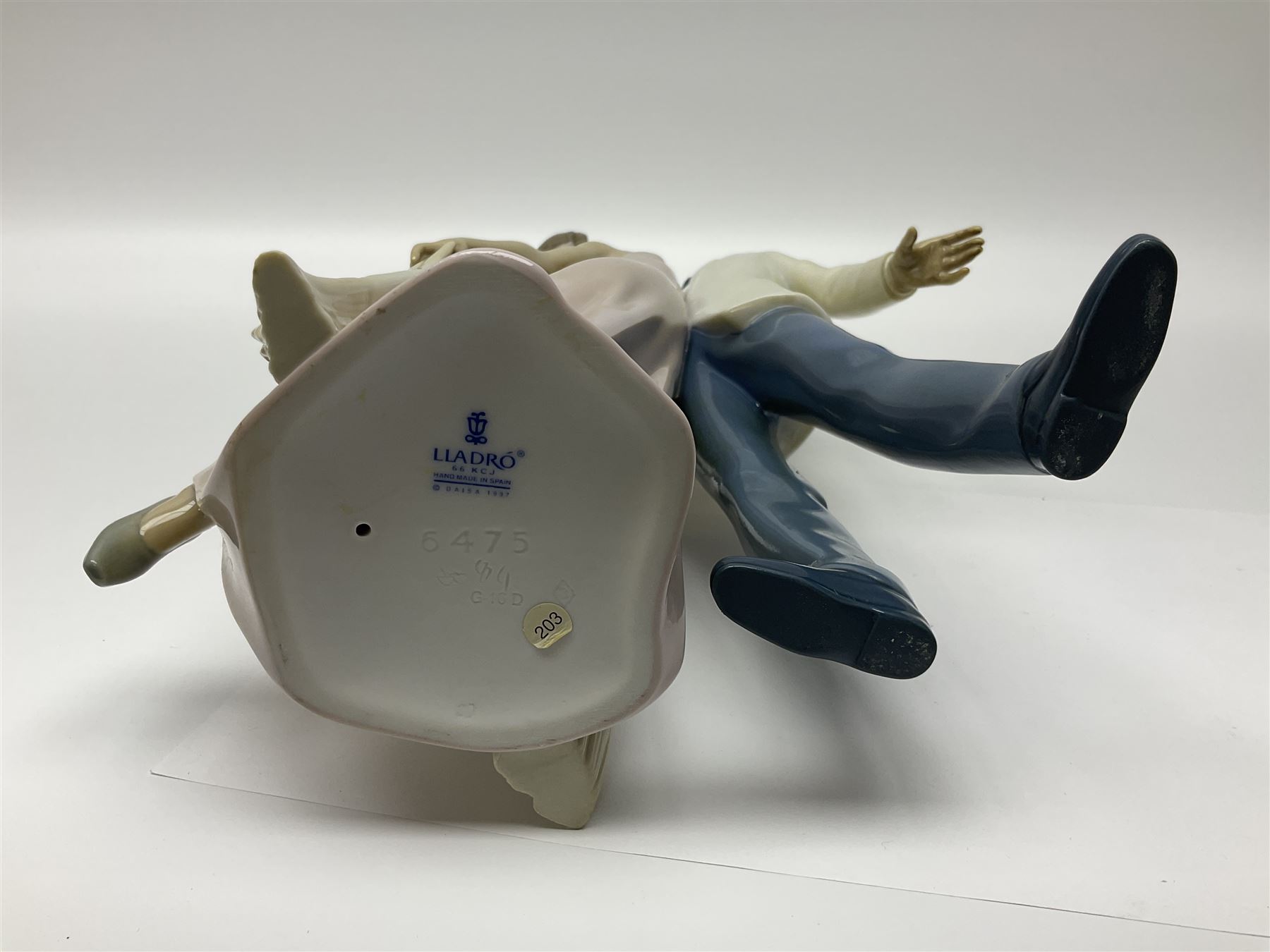 Two Lladro figure groups, Happy Anniversary no 6475 and Meal Time no 6109, largest H32cm