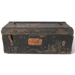 WWI French officer's campaign trunk, for a lieutenant in 44th Regiment d'Artillerie, H26cm, L68cm