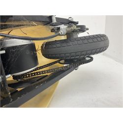 E-Scooter yellow electric 2-wheel scooter with seat and charger L106cm