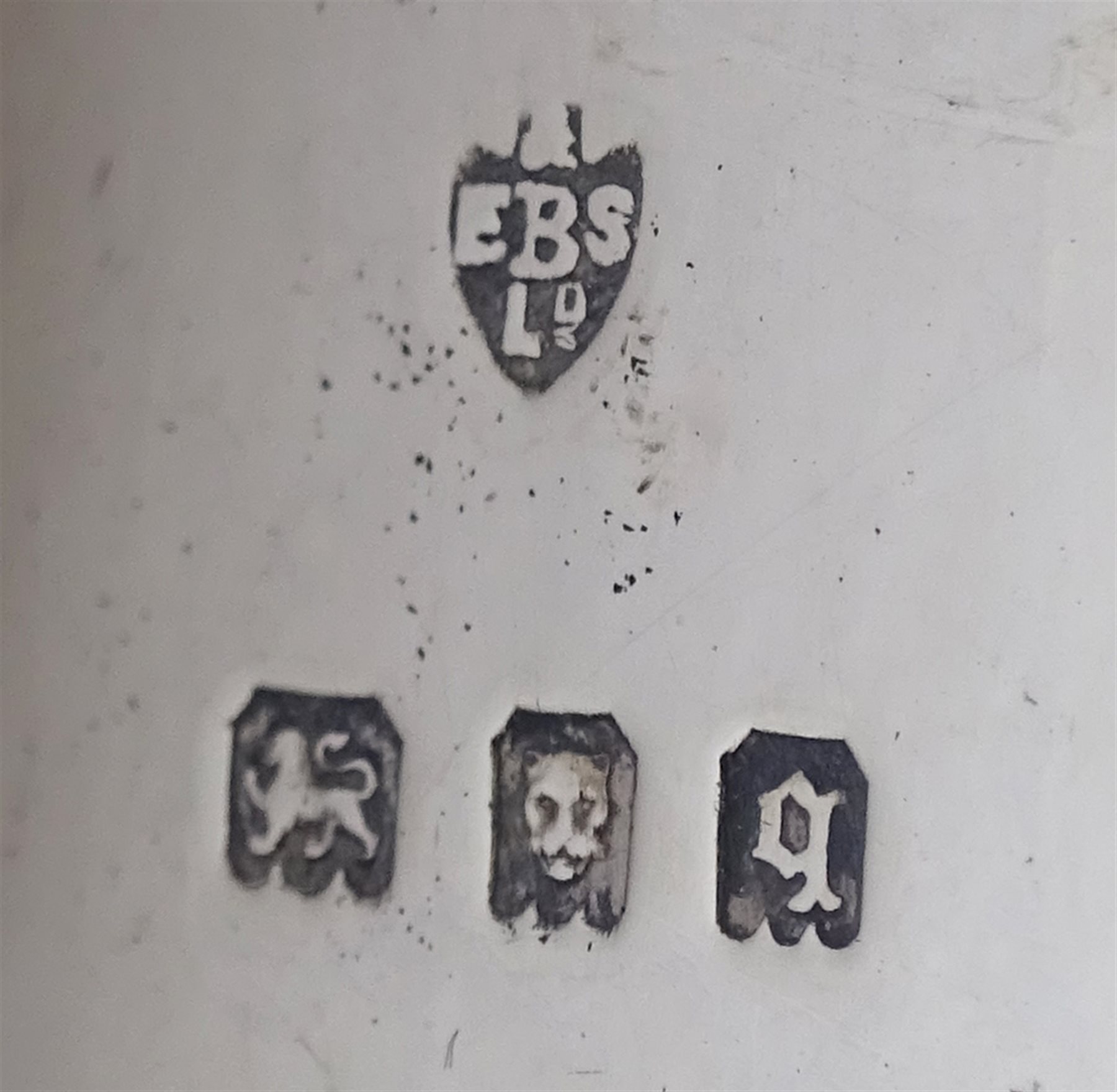 Silver three piece cruet set by Edward Barnard & Sons Ltd, London 1931