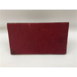 Early 19th century flintlock 16-bore overcoat/duelling pistol by William Bond Lombard Street London, the 23cm octagonal brown stub twist damascus barrel with small foresight, two barrel pins and ram rod under, inscribed Lombard Street London to the top and W. Bond to the action, full walnut stock with lightly engraved steel furniture, pineapple finial and escutcheon, half cock facility L39cm; loose mounted on later mahogany display stand with trade label