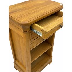 Clemence Richards - oiled oak pedestal shelf and drawer unit, fitted with three drawers