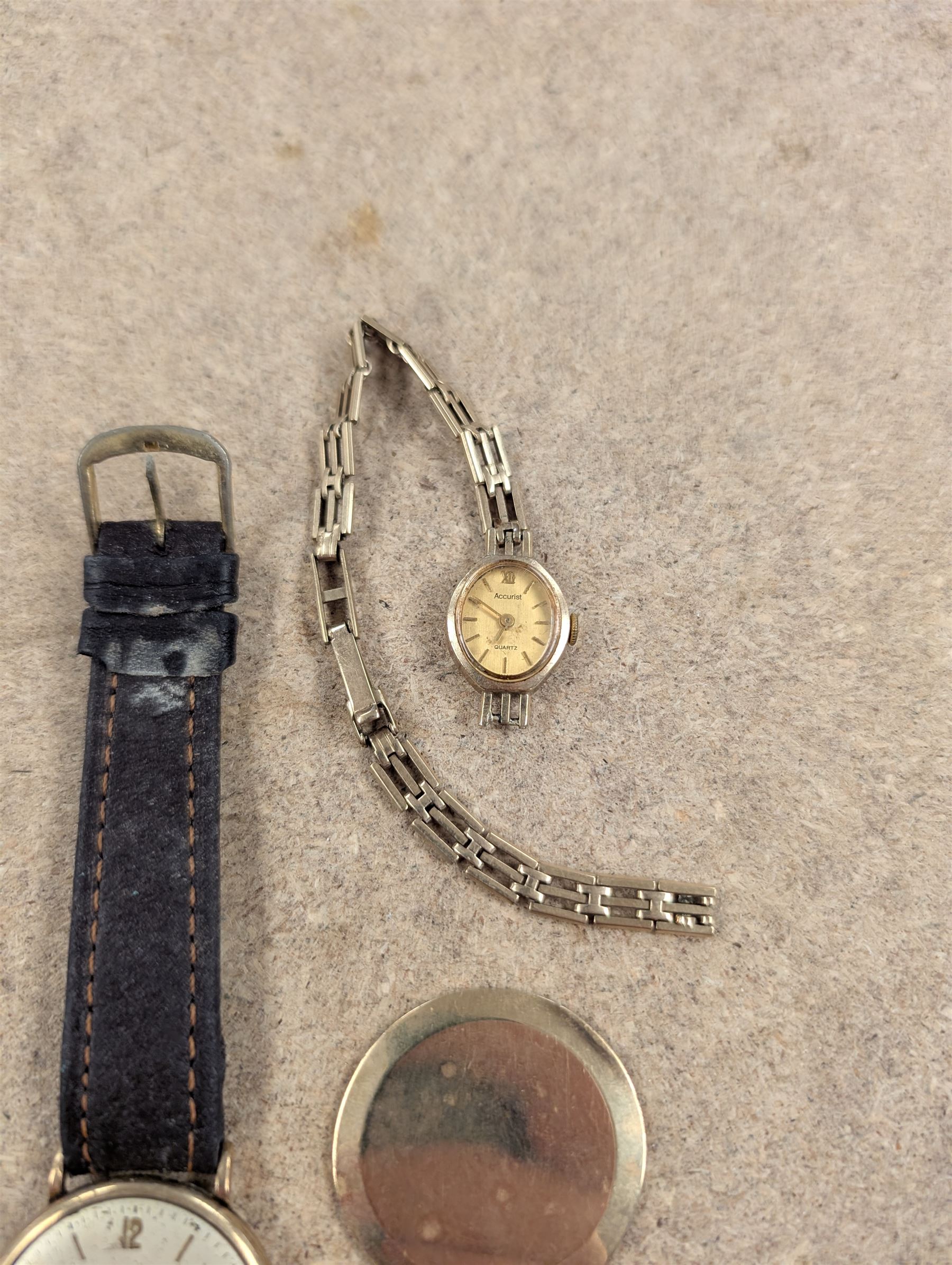 9ct gold watch back case, ladies 9ct gold manual wind wristwatch on 9ct gold strap and a 9ct gold cased wristwatch on leather strap