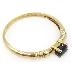  Gold sapphire ring, hallmarked 9ct  